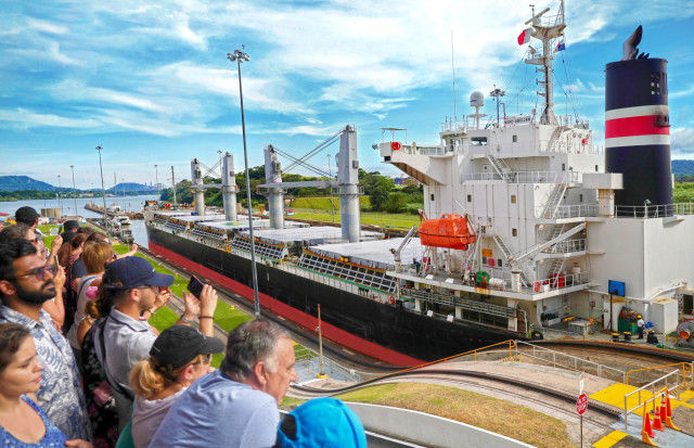 Νέο όριο διέλευσης πλοίων από τη διώρυγα του Παναμά
