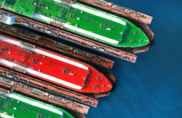 Δεξαμενόπλοια και υγραεριοφόρα «σπάνε τα κοντέρ» στις παραγγελίες πλοίων