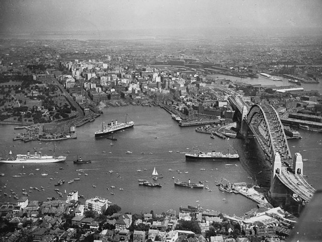 Αεροφωτογραφία της Sydney Harbour Bridge, κατά την τελετή εγκαινίων στις 19 Μαρτίου 1932. 