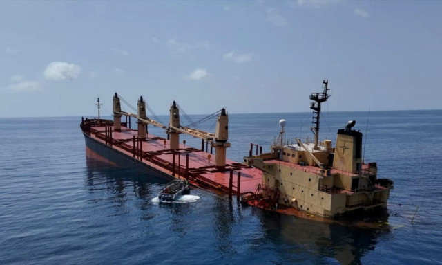 Η βύθιση του Rubymar, περιβαλλοντική βόμβα για την Ερυθρά Θάλασσα;