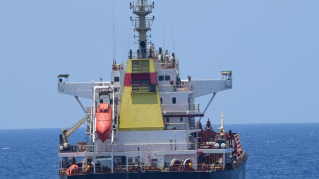Ινδία: Αυστηρή προειδοποίηση προς τους Σομαλούς πειρατές στο πλοίο Ruen (βίντεο)