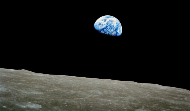 Νερό στο φεγγάρι: Όνειρο θερινής νυκτός ή ο φυσικός πόρος του μέλλοντος;