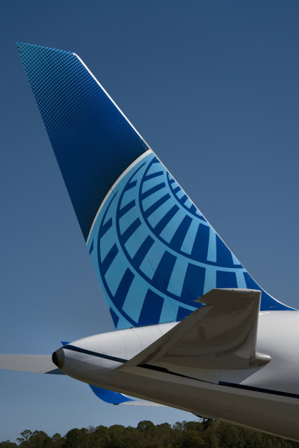 United tail fin small