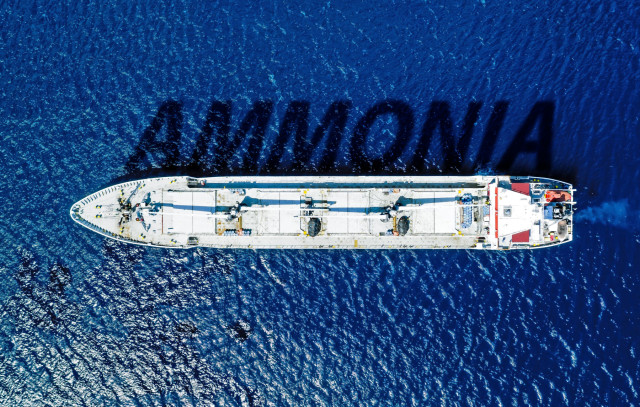 H Trafigura απλώνει τα «δίχτυα» της στα ammonia carriers